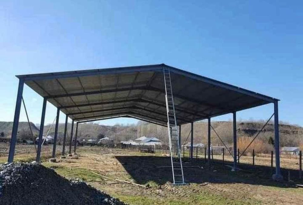 Hala metalica de vanzare structura solidă și durabilă .