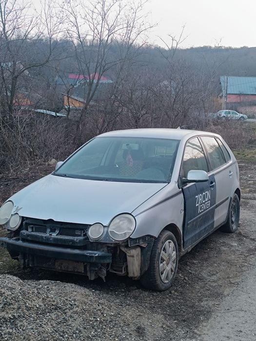 Vând sau dezmembrez Polo 1.4tdi