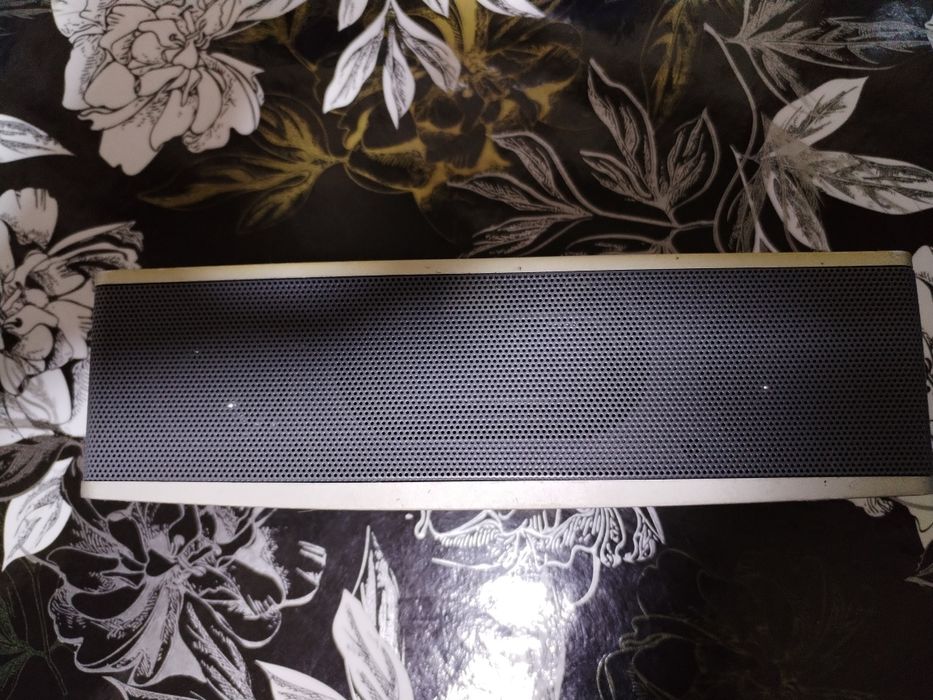 Мобильная колонка на запчасти (ишламиди)