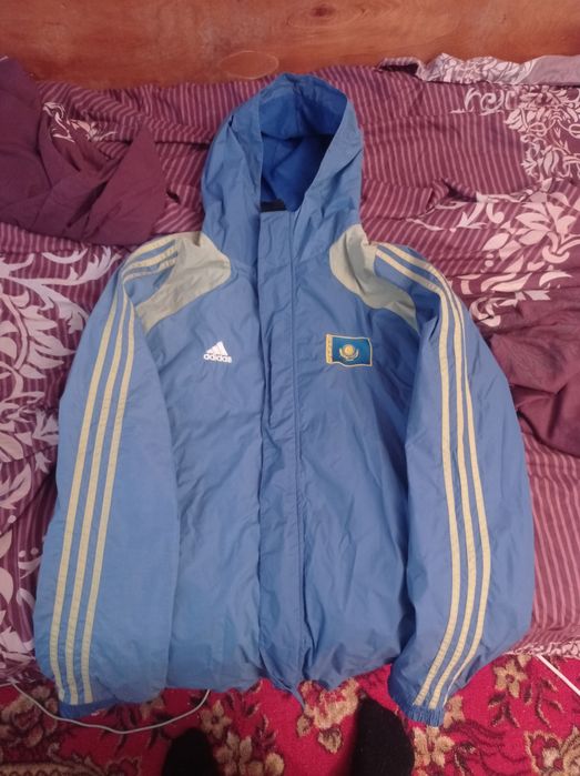 Продам ветровку adidas
