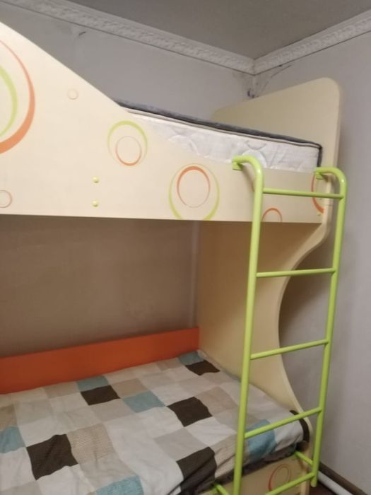 Двух ярусная кравать детскии