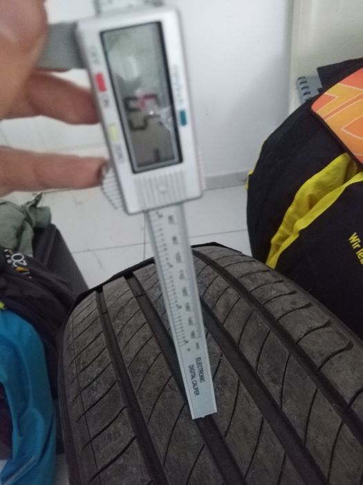 4 броя летни гуми Michelin Primacy 4 20 инча, 235 45 R20 DOT 23  6+mm грайфер