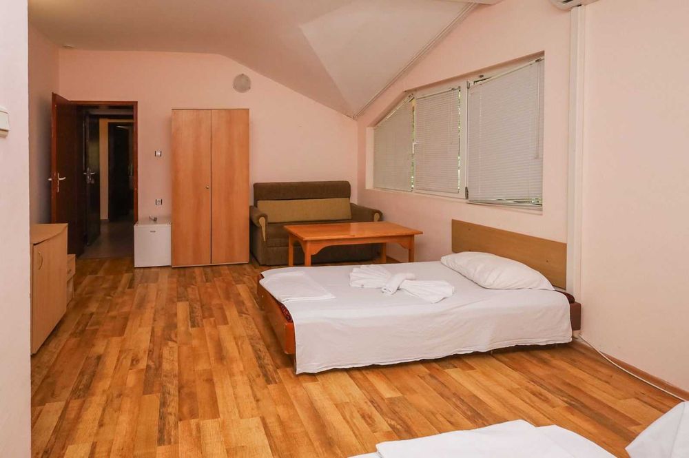 Продава се Къща в Средец - 528 кв.м за 919 €/кв.м - Снимка #15