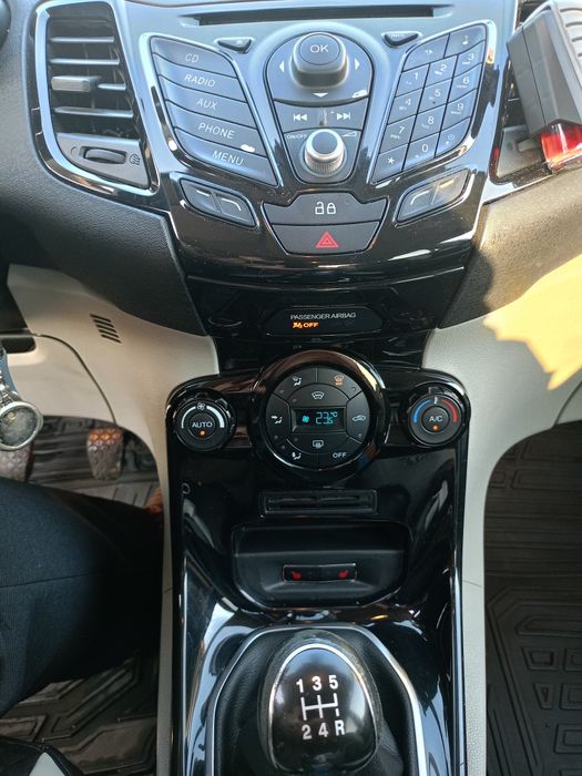 FORD Fiesta TITANIUM 1.6 TDCI 2014