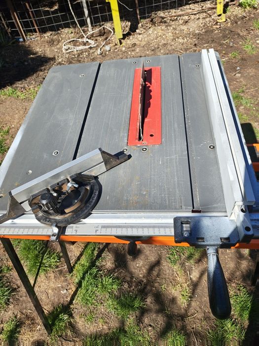 Настолен циркуляр