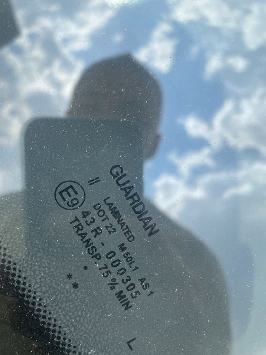 Челно стъкло за dacia sandero дачиа сандеро