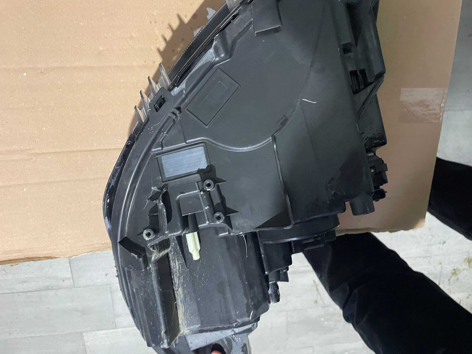 Far dreapta Peugeot 2008  / 208 An 2019 - 2024 cod 9833036180