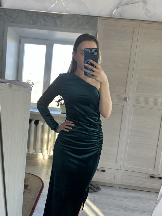 Шикарное вечернее платье