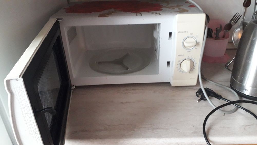 Продам микроволновую печь