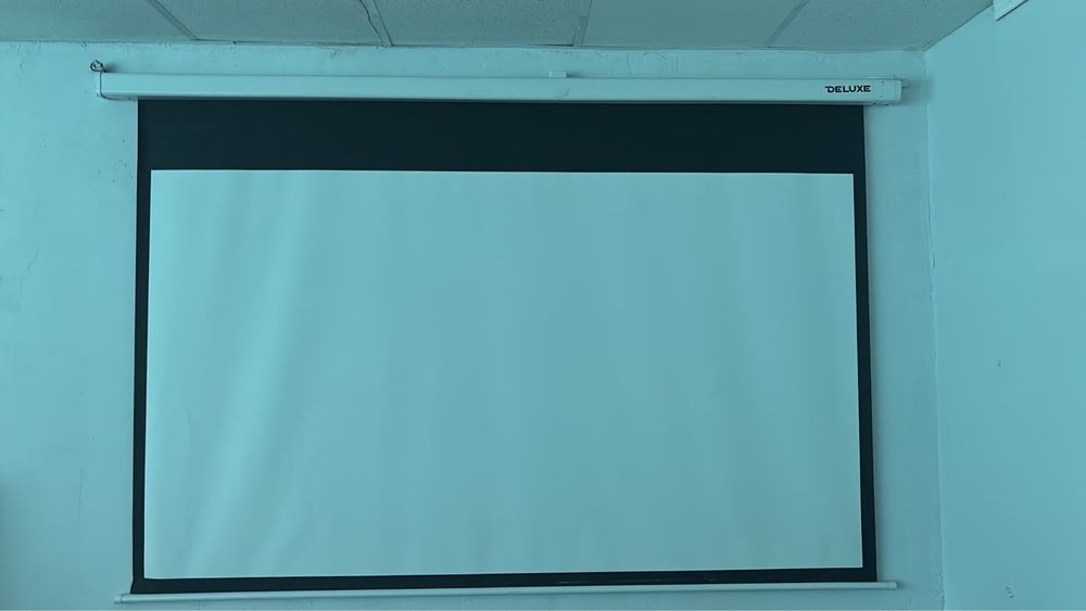 Продам проектор с полотном