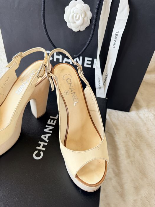 Sanda Chanel SS10