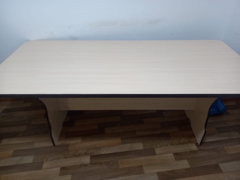 Продам стол 2метр