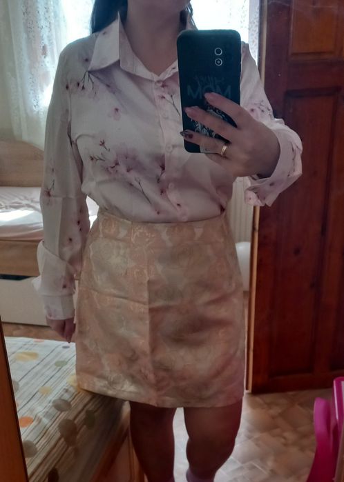 Дамска пола с висока талия