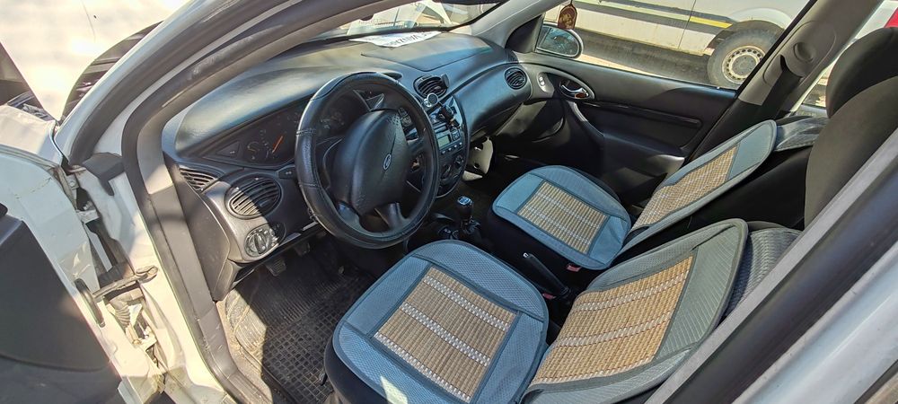 Vând Ford Focus Turner