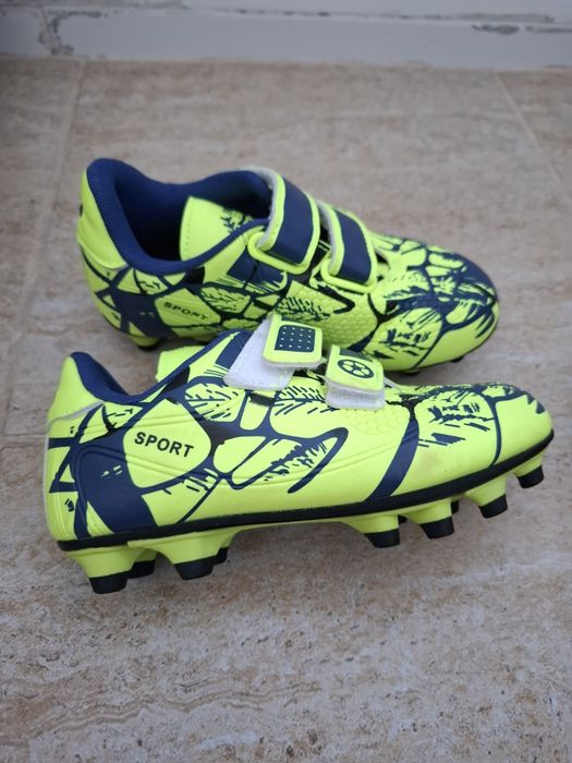Pantofi fotbal crampoane