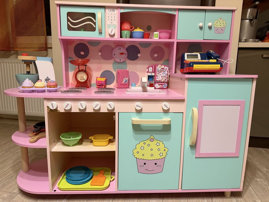 Bucatarie din lemn pentru copii + accesorii