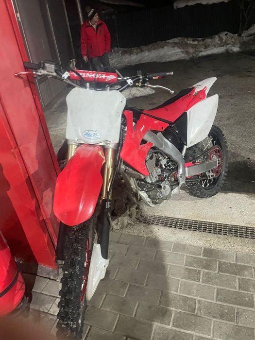 Vând honda crf 250 r