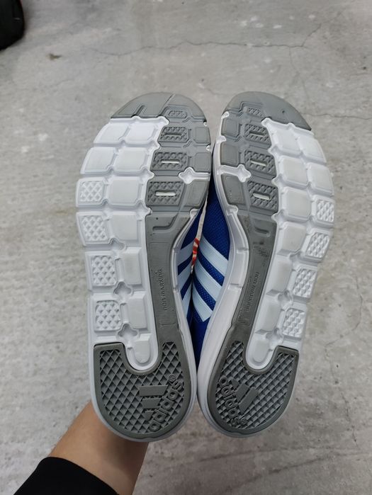 Маратонки Adidas 44