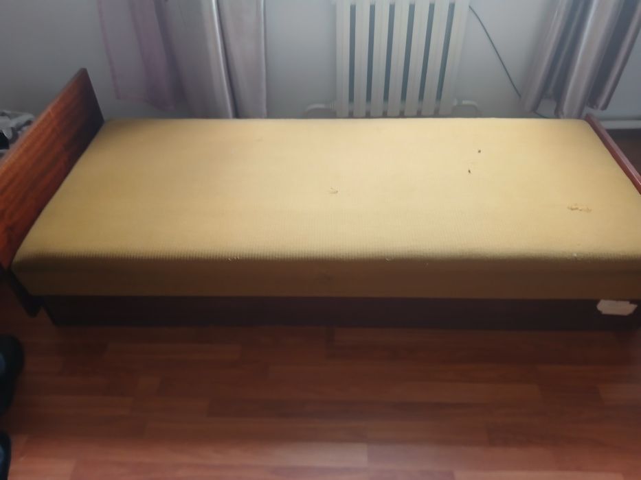 Продам 2 кровати,2детские кровати