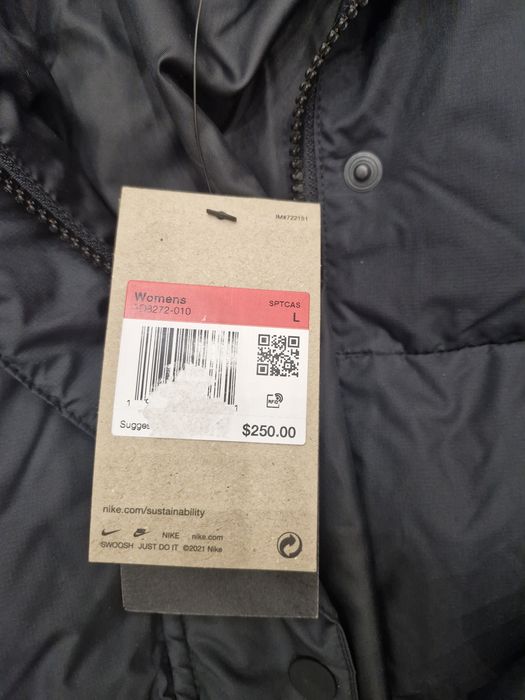 Продам пуховик  NIKE
