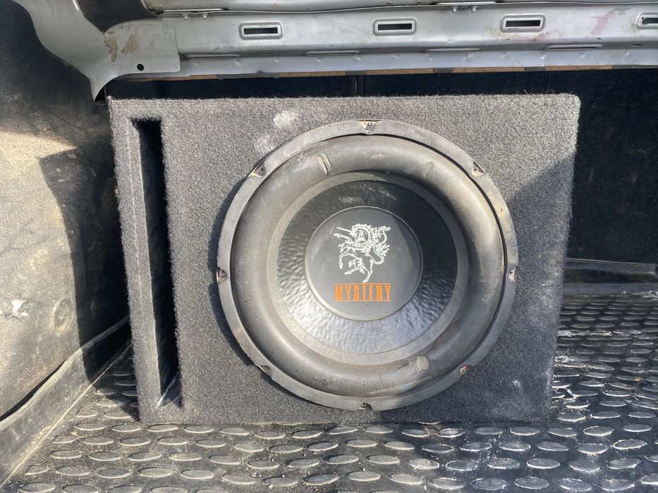 Сабвуфер с коробом