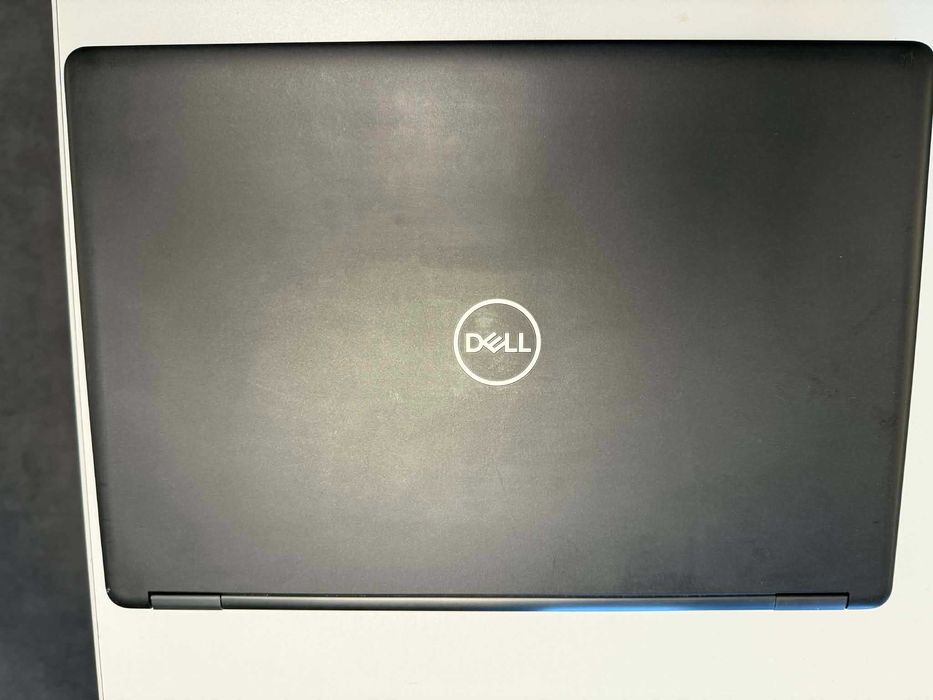 Лаптоп Dell Latitude 5490