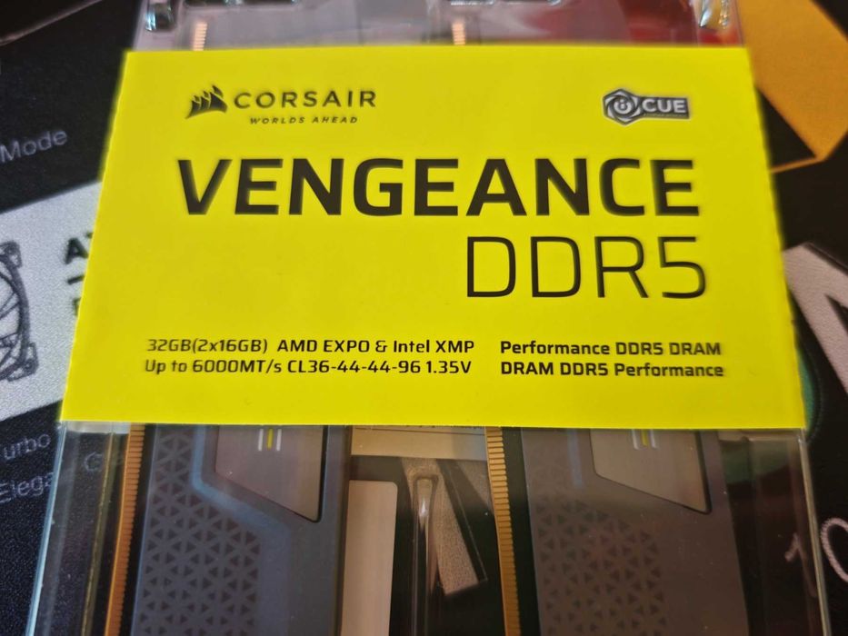 НОВА ! Рам памет Corsair VENGEANCE 32GB (2x16GB) DDR5 6000MHz