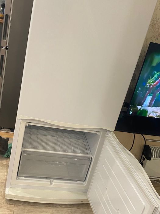 Холодильник в отличном сомтоянии