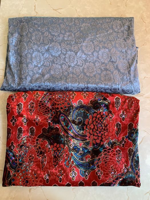 Отрезы ткани из бархата.