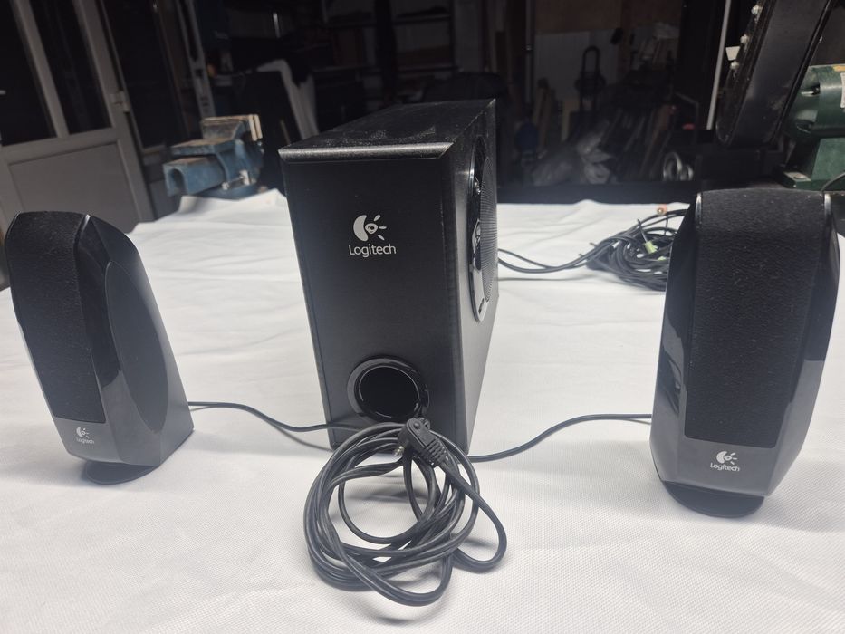 Logitech S220 sistem audio 2.1