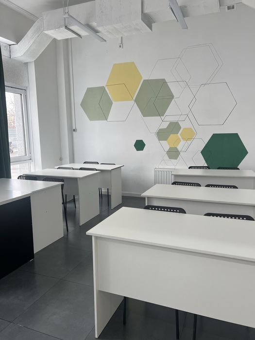 Продаю столы офисные