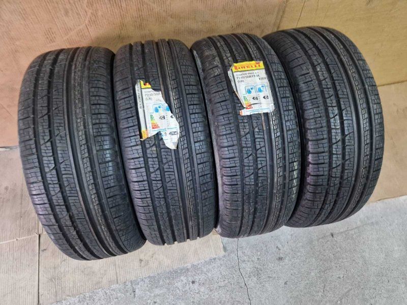 4 Pirelli R19 235/55 XL
нови летни гуми DOT1717