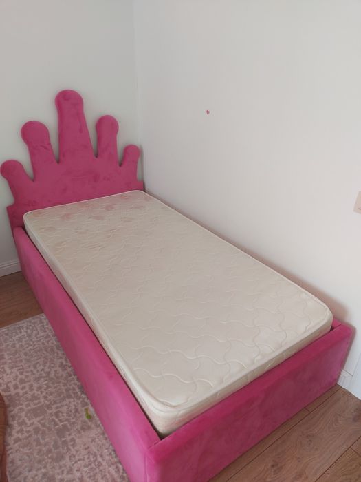 Детская кровать с матрасом
