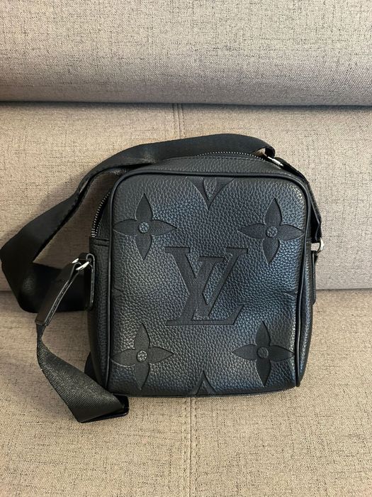 Borseta LV neagra