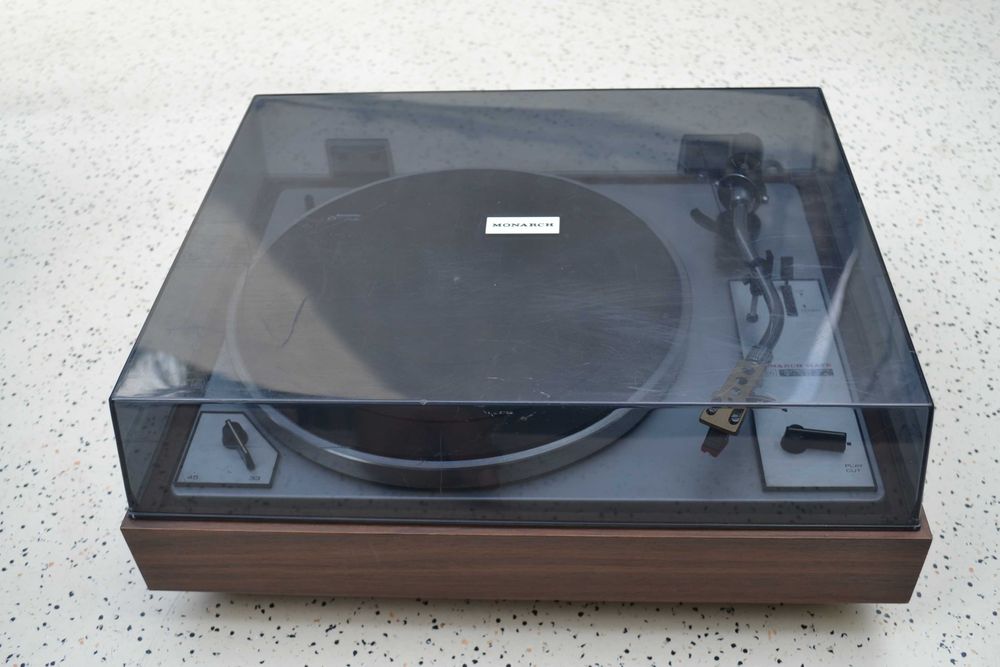 Pick up Pioneer Monarch T 700 A