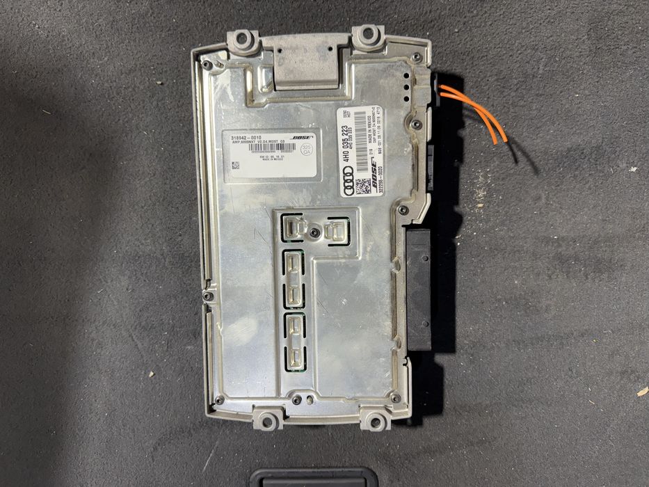 2011 Audi A8 D4 4H/ Bose аудио усилвател