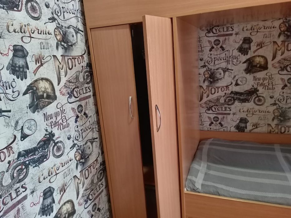Продам двухярусную кровать