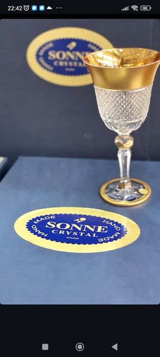 Заварнрй чайник с цветочным принтом