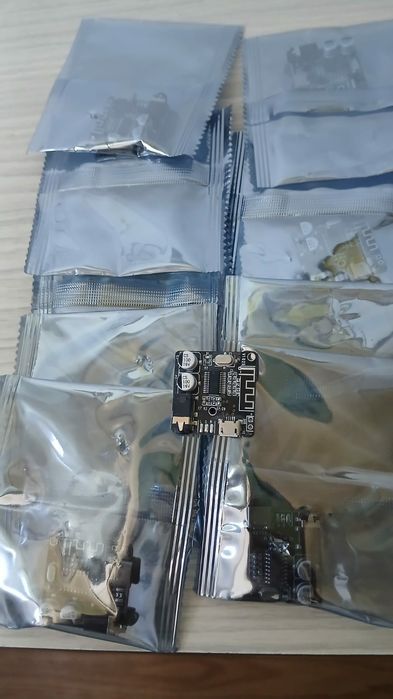 Bluetooth 5.0. Universal