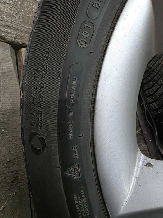 Michelin X-Ice North 4 255/50 R19