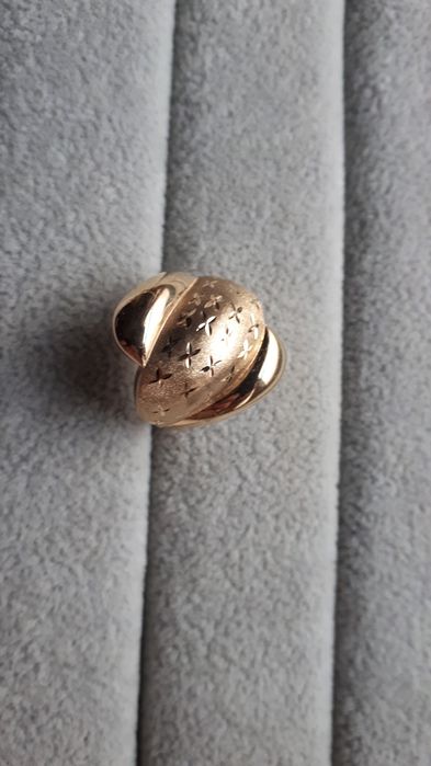 золотой кольца желтой, 585-проба цена указано за грам.