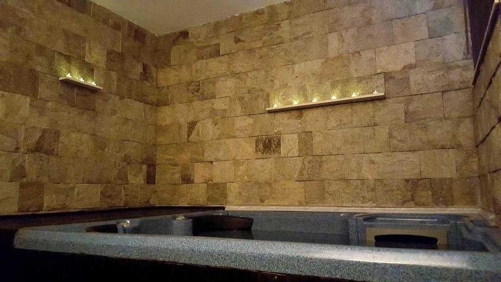 Работещ хотел с ресторант и басейн в гр. Несебър.