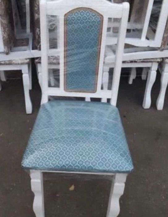 Продам стол для гостиной