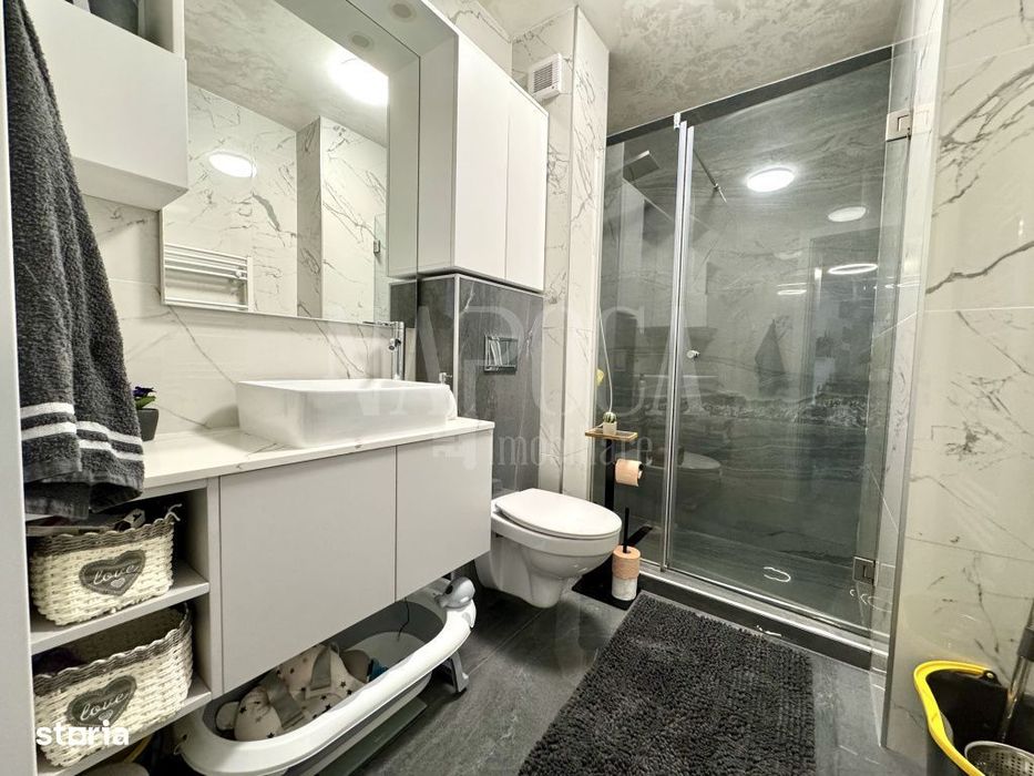 Apartament 3 camere de vanzare in Floresti