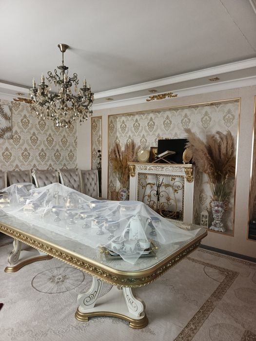 Uchaska Qibray tumani uchqahramon poʻstidan 3 klometr ichkarida joylas