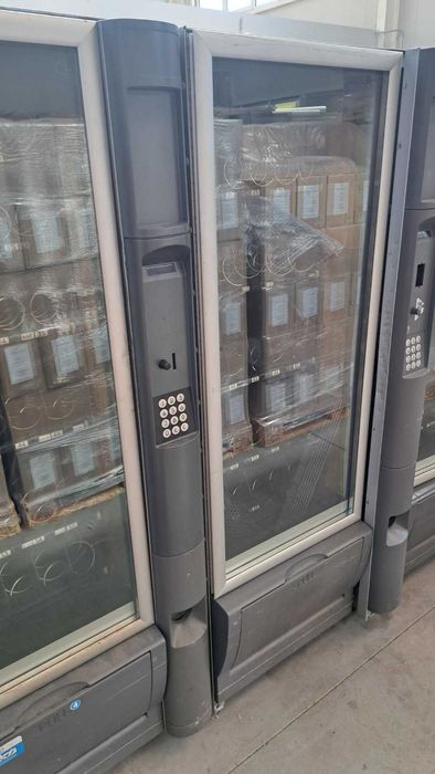 Хладилен Aвтомат за пакетирани стоки Зануси/Некта Снаки/Necta Snakky