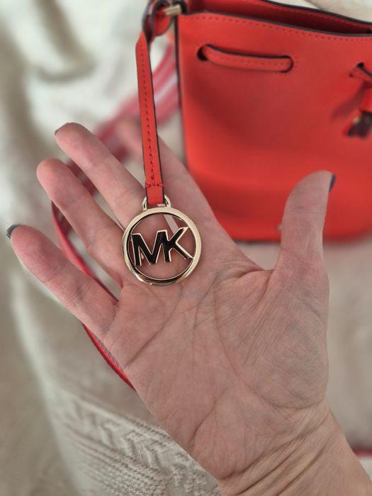 Vând poseta Michael Kors