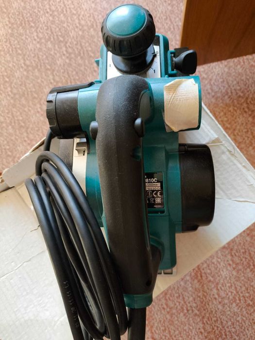 Электрорубанок Makita KP0810C