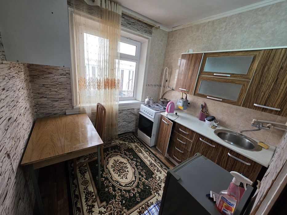 Фрунзенский масивда 1 хоналик квартира ижарага берилади