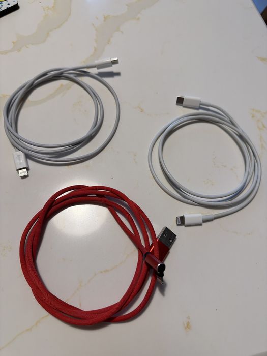 2 folii sticla Vetter, 2 huse, 4 cabluri si cutie iPhone 14 Pro